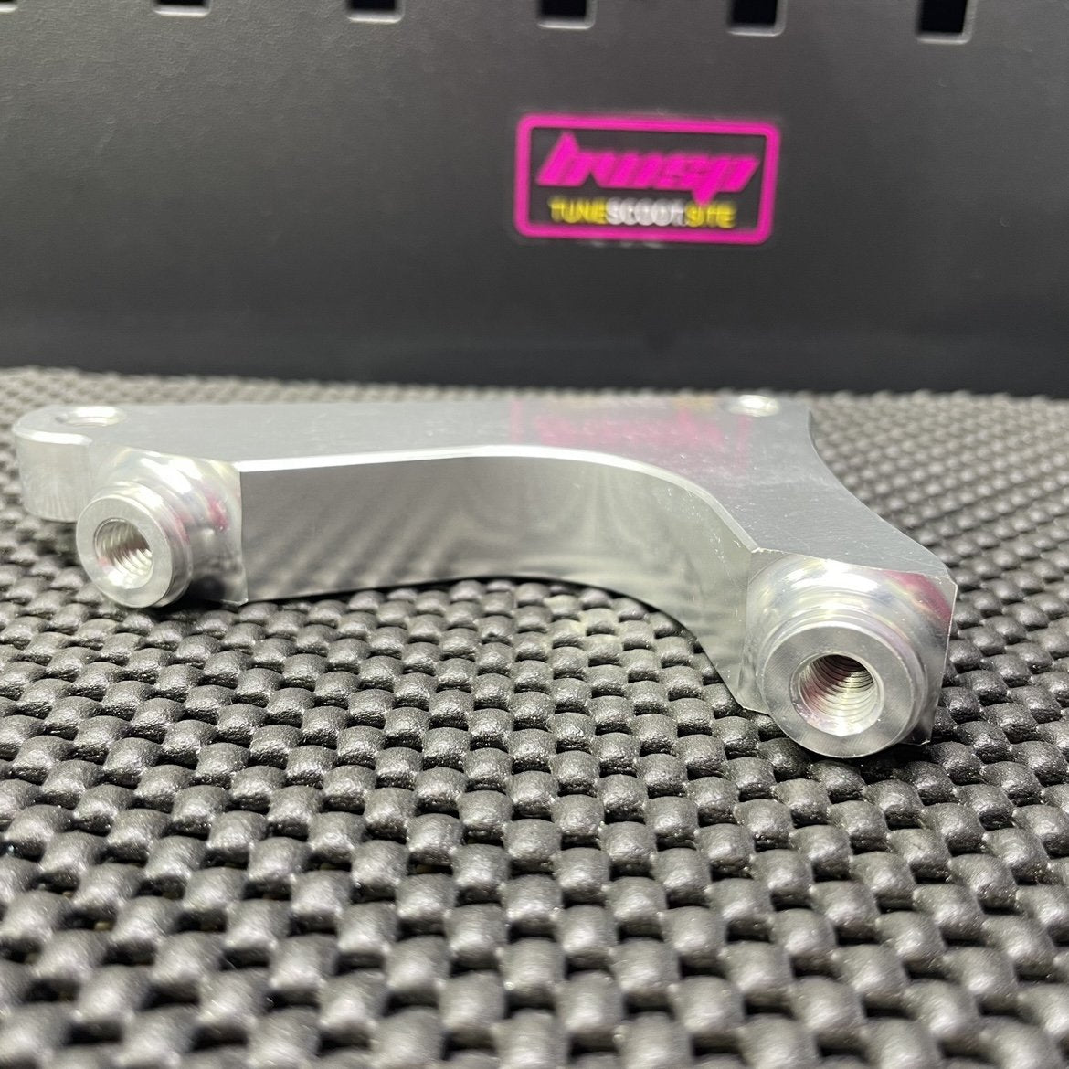 Bracket for Ruckus 4 piston brake caliper billet adapter