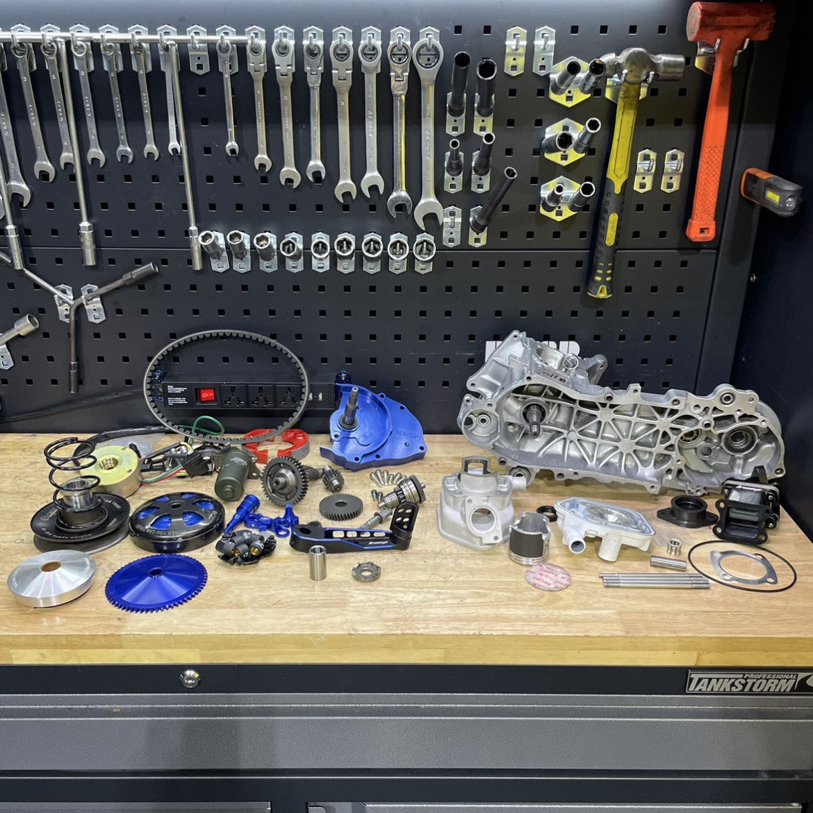 Disassembled engine Dio50 Af18 90cc with water cooling ceramic cylinder